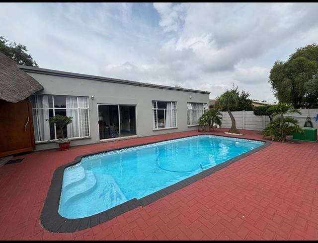 4 BEDROOM HOUSE FOR SALE IN VANDERBIJLPARK SE 1